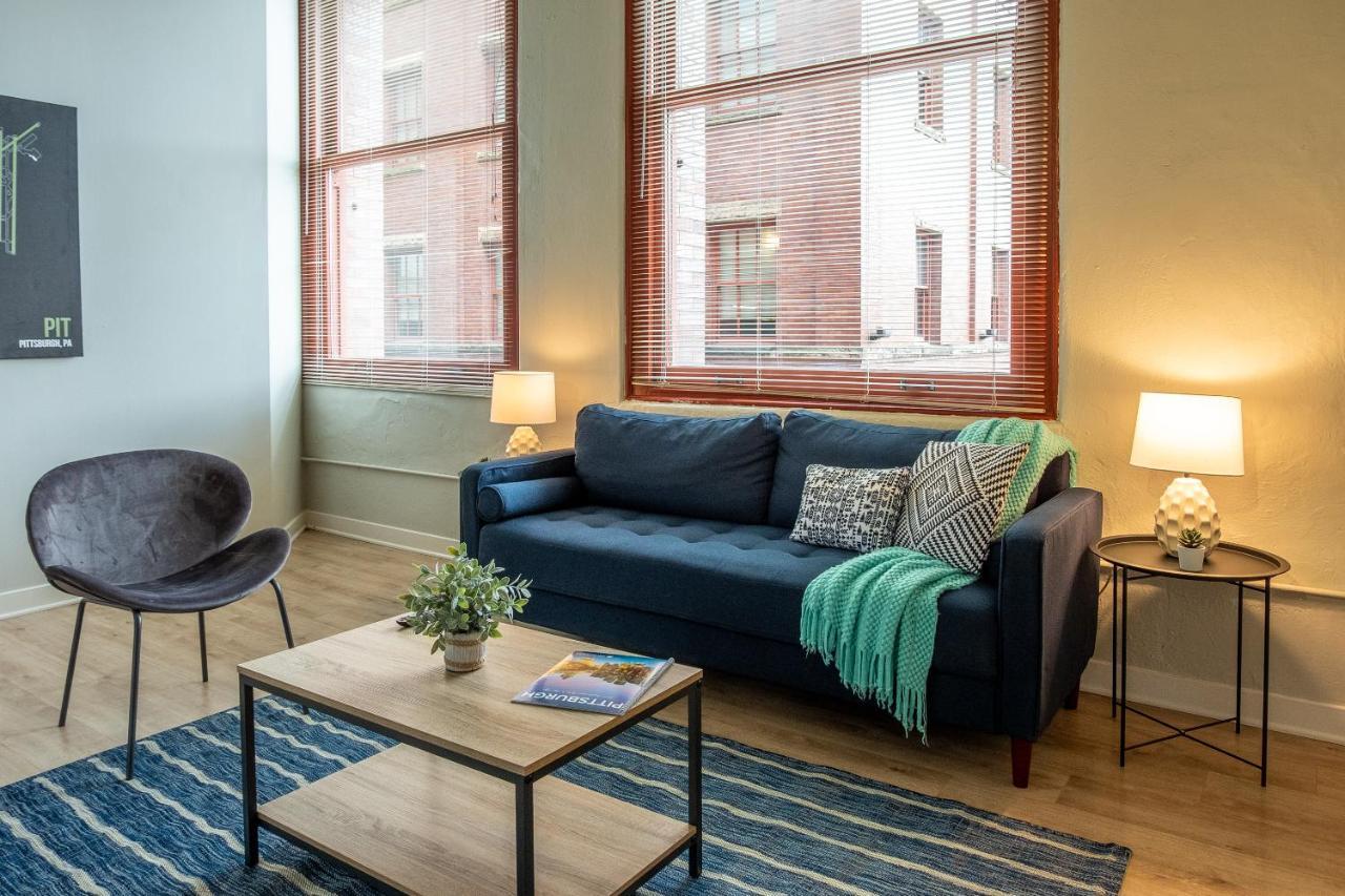 Frontdesk 300 Heinz St Apts Apartment
